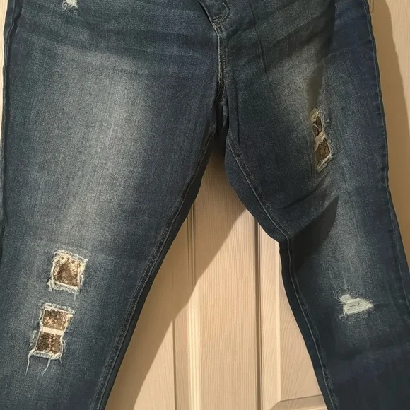 NWT Lane Bryant Curvy Skinny Jeans With Gold Trim Size 20W - Picture 1 of 3